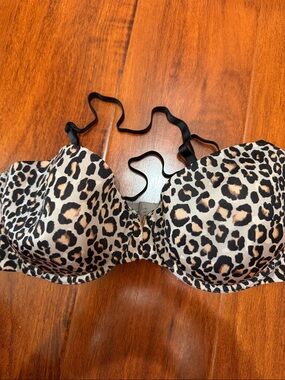 Victoria's Secret triple clasp back multi function strapless  print Bra 36DD
